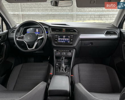 Серый Фольксваген Тигуан, объемом двигателя 2 л и пробегом 14 тыс. км за 23900 $, фото 11 на Automoto.ua