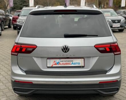 Сірий Фольксваген Тігуан, об'ємом двигуна 2 л та пробігом 27 тис. км за 25600 $, фото 5 на Automoto.ua