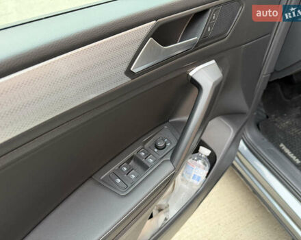 Серый Фольксваген Тигуан, объемом двигателя 1.97 л и пробегом 27 тыс. км за 23999 $, фото 12 на Automoto.ua