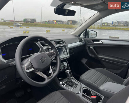 Серый Фольксваген Тигуан, объемом двигателя 2 л и пробегом 44 тыс. км за 25900 $, фото 10 на Automoto.ua
