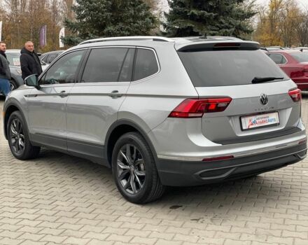 Сірий Фольксваген Тігуан, об'ємом двигуна 2 л та пробігом 27 тис. км за 25600 $, фото 4 на Automoto.ua