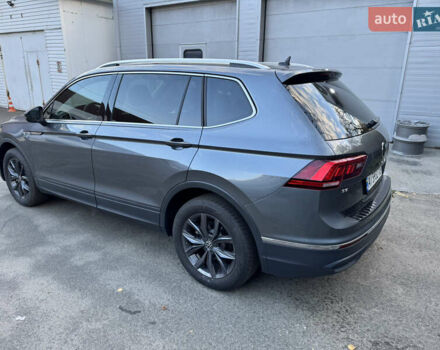 Серый Фольксваген Тигуан, объемом двигателя 1.98 л и пробегом 8 тыс. км за 26200 $, фото 4 на Automoto.ua