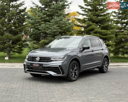 Серый Фольксваген Тигуан, объемом двигателя 2 л и пробегом 14 тыс. км за 27500 $, фото 1 на Automoto.ua