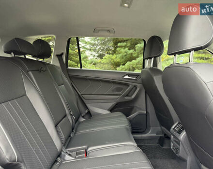 Серый Фольксваген Тигуан, объемом двигателя 2 л и пробегом 14 тыс. км за 27500 $, фото 20 на Automoto.ua