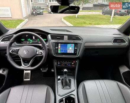 Серый Фольксваген Тигуан, объемом двигателя 2 л и пробегом 18 тыс. км за 28998 $, фото 4 на Automoto.ua