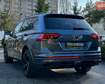 Серый Фольксваген Тигуан, объемом двигателя 2 л и пробегом 17 тыс. км за 29500 $, фото 4 на Automoto.ua