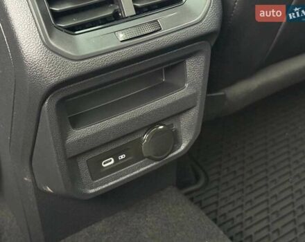 Сірий Фольксваген Тігуан, об'ємом двигуна 2 л та пробігом 2 тис. км за 31500 $, фото 57 на Automoto.ua