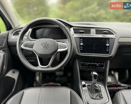 Серый Фольксваген Тигуан, объемом двигателя 2 л и пробегом 14 тыс. км за 27500 $, фото 13 на Automoto.ua
