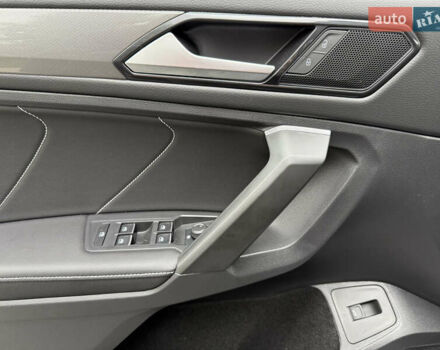 Серый Фольксваген Тигуан, объемом двигателя 2 л и пробегом 14 тыс. км за 27500 $, фото 21 на Automoto.ua