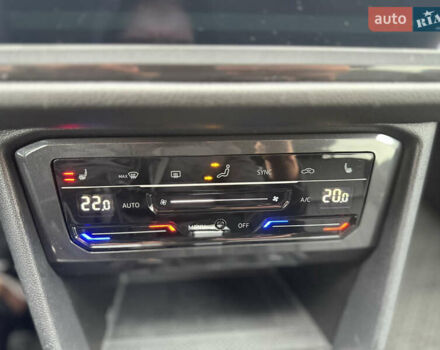 Серый Фольксваген Тигуан, объемом двигателя 2 л и пробегом 36 тыс. км за 28900 $, фото 69 на Automoto.ua