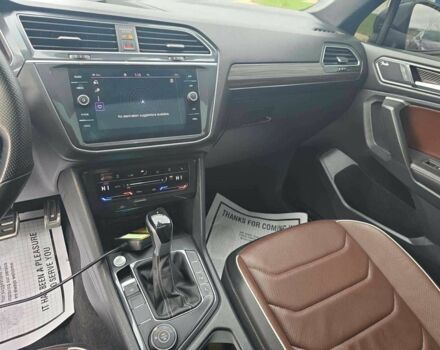 Серый Фольксваген Тигуан, объемом двигателя 0 л и пробегом 40 тыс. км за 14000 $, фото 5 на Automoto.ua