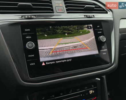 Серый Фольксваген Тигуан, объемом двигателя 2 л и пробегом 14 тыс. км за 27500 $, фото 23 на Automoto.ua