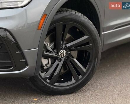 Сірий Фольксваген Тігуан, об'ємом двигуна 2 л та пробігом 2 тис. км за 31500 $, фото 6 на Automoto.ua