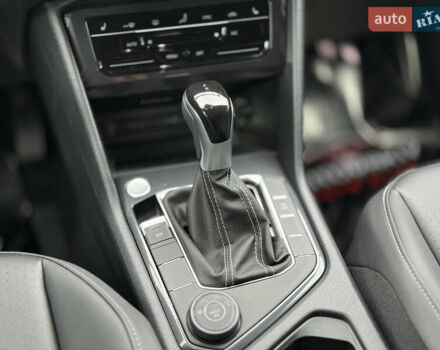 Серый Фольксваген Тигуан, объемом двигателя 2 л и пробегом 14 тыс. км за 27500 $, фото 14 на Automoto.ua