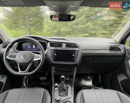 Серый Фольксваген Тигуан, объемом двигателя 2 л и пробегом 14 тыс. км за 27500 $, фото 12 на Automoto.ua