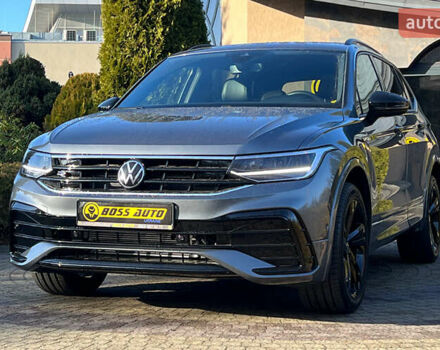 Серый Фольксваген Тигуан, объемом двигателя 2 л и пробегом 17 тыс. км за 29500 $, фото 2 на Automoto.ua