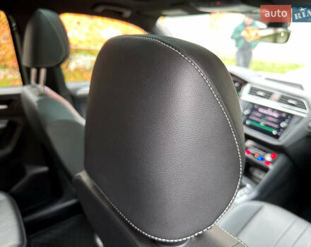 Серый Фольксваген Тигуан, объемом двигателя 2 л и пробегом 18 тыс. км за 28998 $, фото 47 на Automoto.ua