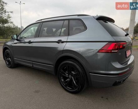 Сірий Фольксваген Тігуан, об'ємом двигуна 2 л та пробігом 2 тис. км за 31500 $, фото 36 на Automoto.ua