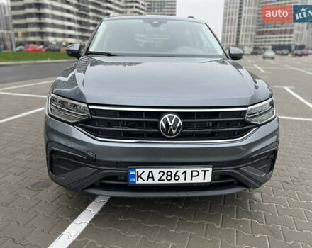 Серый Фольксваген Тигуан, объемом двигателя 1.98 л и пробегом 19 тыс. км за 29300 $, фото 2 на Automoto.ua