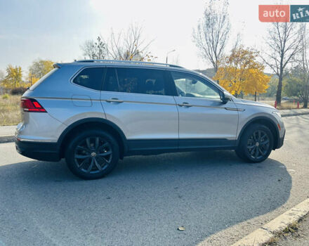 Сірий Фольксваген Тігуан, об'ємом двигуна 1.98 л та пробігом 23 тис. км за 27800 $, фото 2 на Automoto.ua
