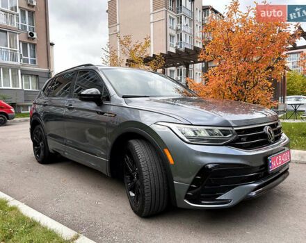 Серый Фольксваген Тигуан, объемом двигателя 2 л и пробегом 18 тыс. км за 28998 $, фото 6 на Automoto.ua