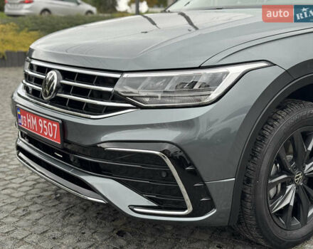 Серый Фольксваген Тигуан, объемом двигателя 2 л и пробегом 36 тыс. км за 28900 $, фото 2 на Automoto.ua