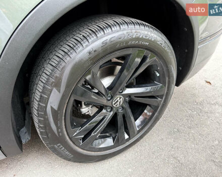 Серый Фольксваген Тигуан, объемом двигателя 2 л и пробегом 18 тыс. км за 28998 $, фото 27 на Automoto.ua