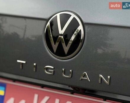 Сірий Фольксваген Тігуан, об'ємом двигуна 2 л та пробігом 2 тис. км за 31500 $, фото 29 на Automoto.ua