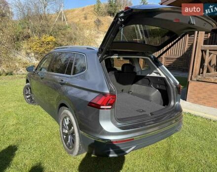 Серый Фольксваген Тигуан, объемом двигателя 1.98 л и пробегом 37 тыс. км за 27999 $, фото 8 на Automoto.ua