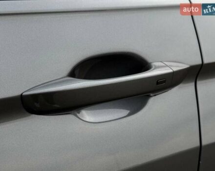 Сірий Фольксваген Тігуан, об'ємом двигуна 2 л та пробігом 2 тис. км за 31500 $, фото 20 на Automoto.ua