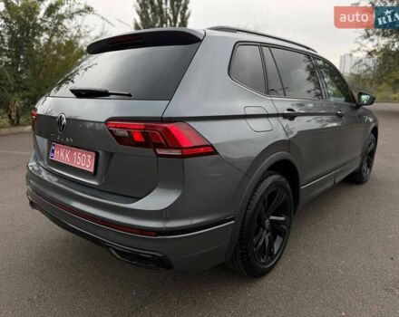 Сірий Фольксваген Тігуан, об'ємом двигуна 2 л та пробігом 2 тис. км за 31500 $, фото 31 на Automoto.ua