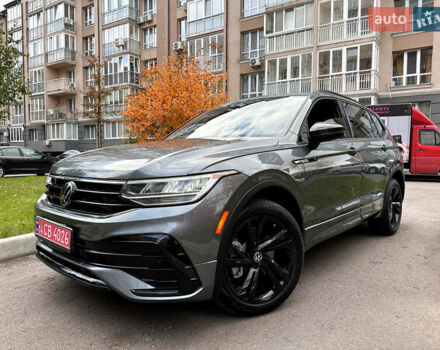 Серый Фольксваген Тигуан, объемом двигателя 2 л и пробегом 18 тыс. км за 28998 $, фото 43 на Automoto.ua