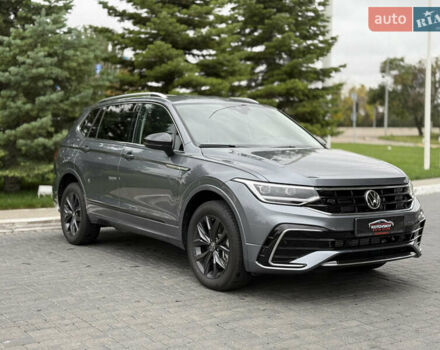 Серый Фольксваген Тигуан, объемом двигателя 2 л и пробегом 14 тыс. км за 27500 $, фото 5 на Automoto.ua