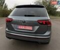 Сірий Фольксваген Тігуан, об'ємом двигуна 2 л та пробігом 2 тис. км за 31500 $, фото 33 на Automoto.ua