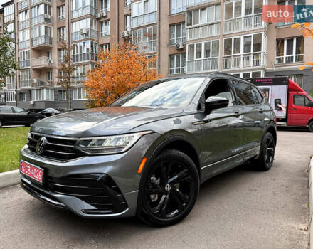 Серый Фольксваген Тигуан, объемом двигателя 2 л и пробегом 18 тыс. км за 28998 $, фото 46 на Automoto.ua