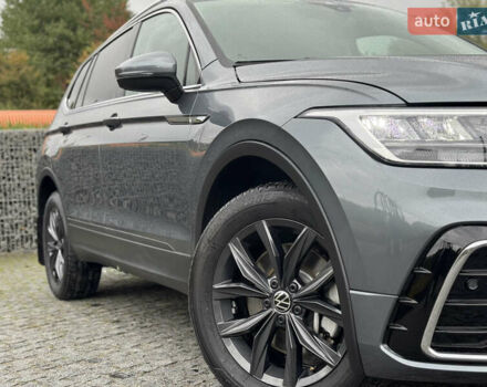 Серый Фольксваген Тигуан, объемом двигателя 2 л и пробегом 36 тыс. км за 28900 $, фото 13 на Automoto.ua