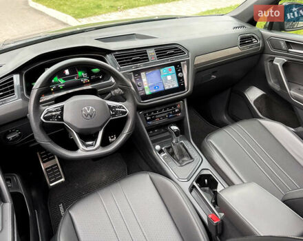 Серый Фольксваген Тигуан, объемом двигателя 2 л и пробегом 18 тыс. км за 28998 $, фото 72 на Automoto.ua