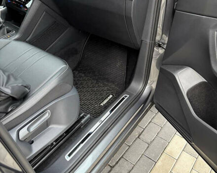 Серый Фольксваген Тигуан, объемом двигателя 2 л и пробегом 17 тыс. км за 30000 $, фото 14 на Automoto.ua