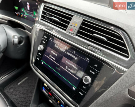 Серый Фольксваген Тигуан, объемом двигателя 2 л и пробегом 18 тыс. км за 28998 $, фото 44 на Automoto.ua