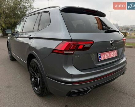 Сірий Фольксваген Тігуан, об'ємом двигуна 2 л та пробігом 2 тис. км за 31500 $, фото 35 на Automoto.ua