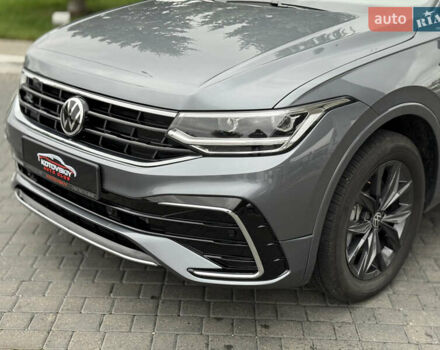 Серый Фольксваген Тигуан, объемом двигателя 2 л и пробегом 14 тыс. км за 27500 $, фото 3 на Automoto.ua