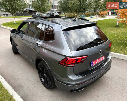 Серый Фольксваген Тигуан, объемом двигателя 2 л и пробегом 18 тыс. км за 28998 $, фото 40 на Automoto.ua