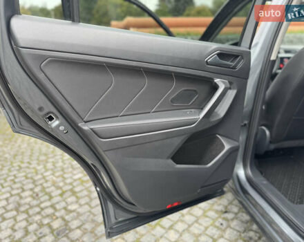 Серый Фольксваген Тигуан, объемом двигателя 2 л и пробегом 36 тыс. км за 28900 $, фото 77 на Automoto.ua