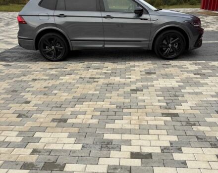 Серый Фольксваген Тигуан, объемом двигателя 2 л и пробегом 17 тыс. км за 30000 $, фото 2 на Automoto.ua