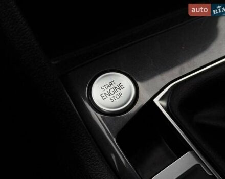 Сірий Фольксваген Тігуан, об'ємом двигуна 2 л та пробігом 2 тис. км за 31500 $, фото 77 на Automoto.ua