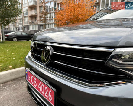 Серый Фольксваген Тигуан, объемом двигателя 2 л и пробегом 18 тыс. км за 28998 $, фото 36 на Automoto.ua