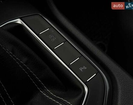 Сірий Фольксваген Тігуан, об'ємом двигуна 2 л та пробігом 2 тис. км за 31500 $, фото 78 на Automoto.ua