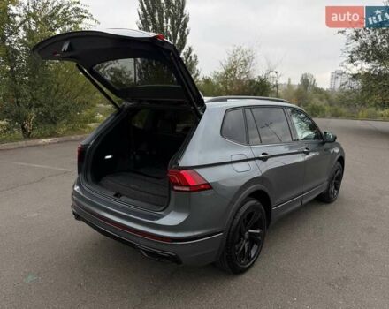 Сірий Фольксваген Тігуан, об'ємом двигуна 2 л та пробігом 2 тис. км за 31500 $, фото 37 на Automoto.ua