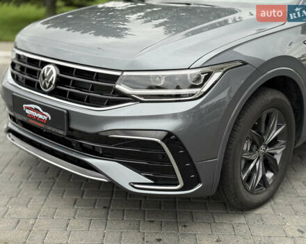 Серый Фольксваген Тигуан, объемом двигателя 2 л и пробегом 14 тыс. км за 27500 $, фото 2 на Automoto.ua