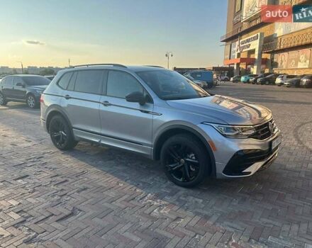 Серый Фольксваген Тигуан, объемом двигателя 1.98 л и пробегом 8 тыс. км за 38500 $, фото 4 на Automoto.ua